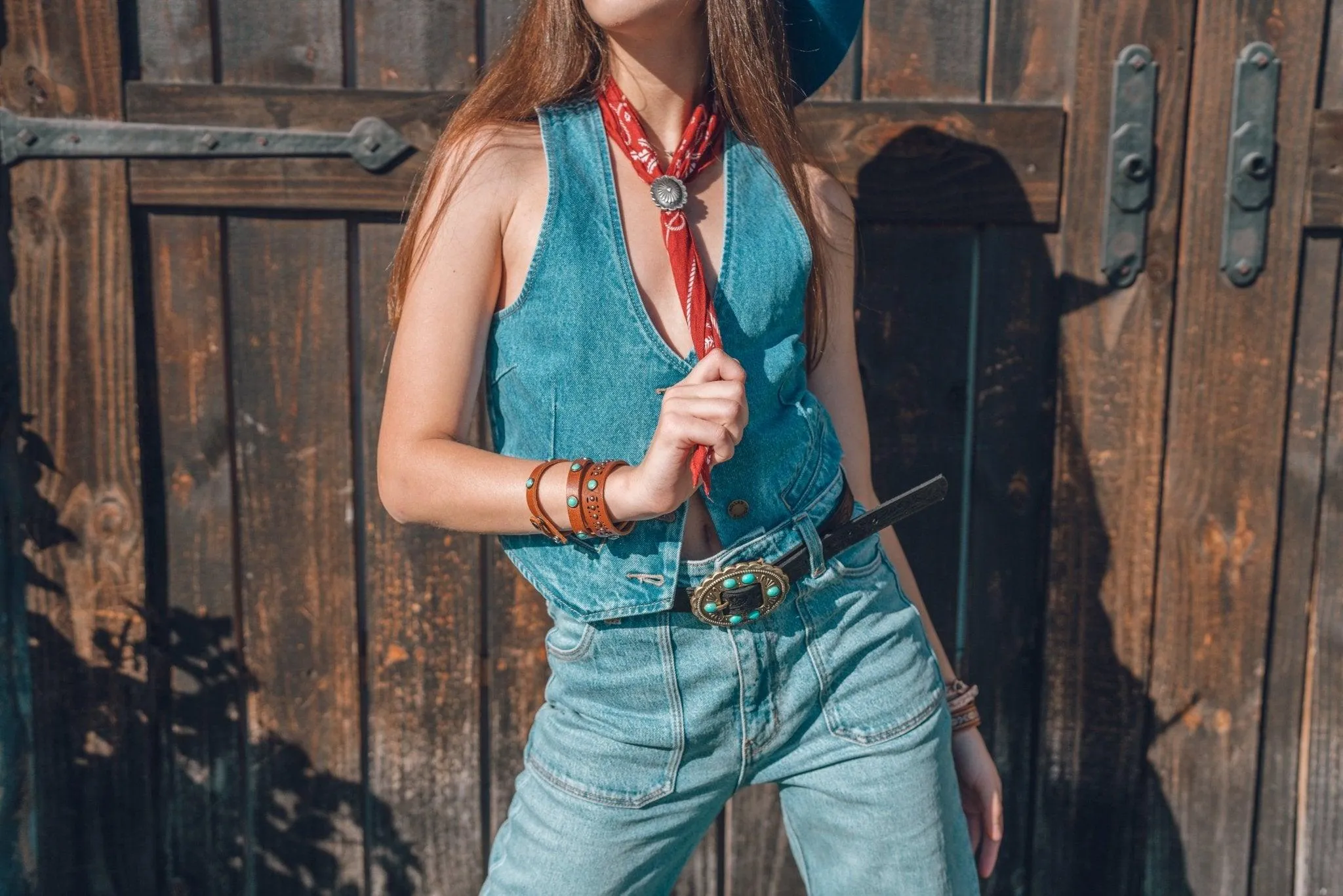 Saddle Rock Round Stone Buckle Belt